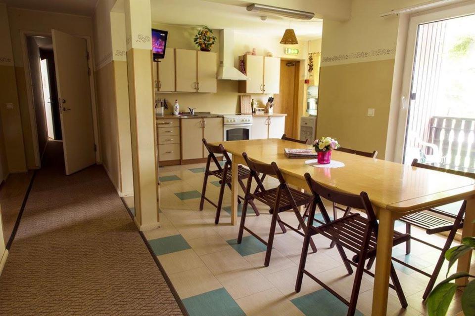 Vahe Guest House 珀尔察马 外观 照片